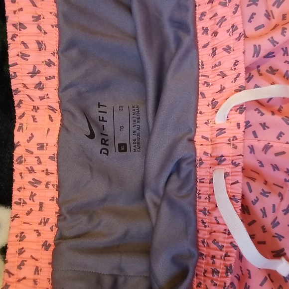 Girls Nike Shorts XL Peach & Gray Athletic Summer or Loungewear - Picture 3 of 8